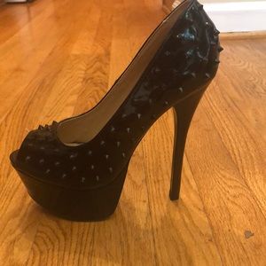Shoedazzle black patent leather spiked heel size 8